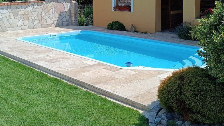 Proč zvolit travertin – terasa a bazén